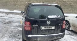 Volkswagen Touran 2010 годаfor4 300 000 тг. в Астана – фото 3