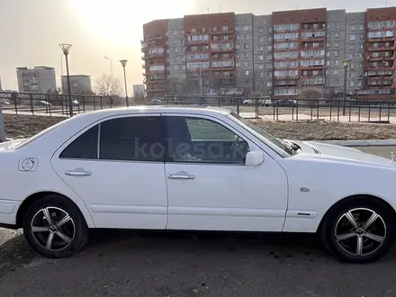 Mercedes-Benz E 200 1995 года за 2 300 000 тг. в Степногорск – фото 4