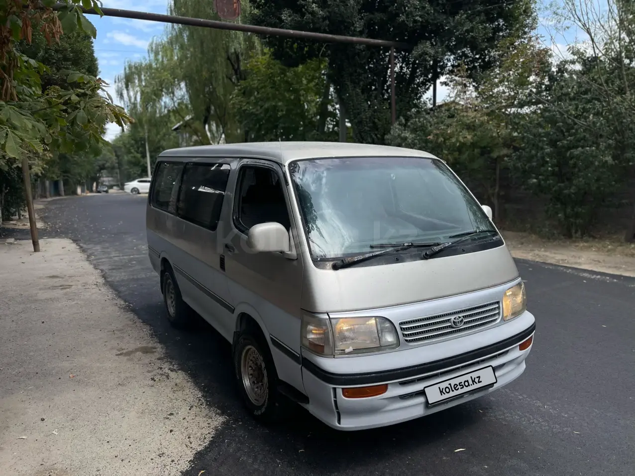 Toyota HiAce, 1995