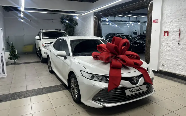 Toyota Camry 2019 года за 13 300 000 тг. в Алматы