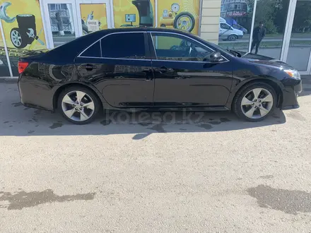 Toyota Camry 2014 года за 5 700 000 тг. в Актобе – фото 6