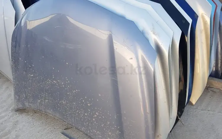 Капот Toyota Camry за 130 000 тг. в Атырау
