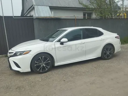 Toyota Camry 2020 года за 11 000 000 тг. в Алматы – фото 15