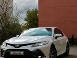 Toyota Camry 2021 годаfor15 900 000 тг. в Астана