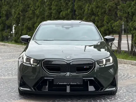 BMW M5 2024 года за 94 800 000 тг. в Алматы – фото 3