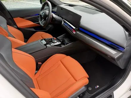 BMW M5 2024 года за 94 800 000 тг. в Алматы – фото 25
