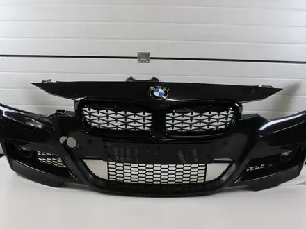 Передний бампер bmw f30 за 75 000 тг. в Алматы