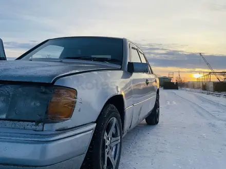 Mercedes-Benz E 220 1993 года за 1 700 000 тг. в Щучинск – фото 5