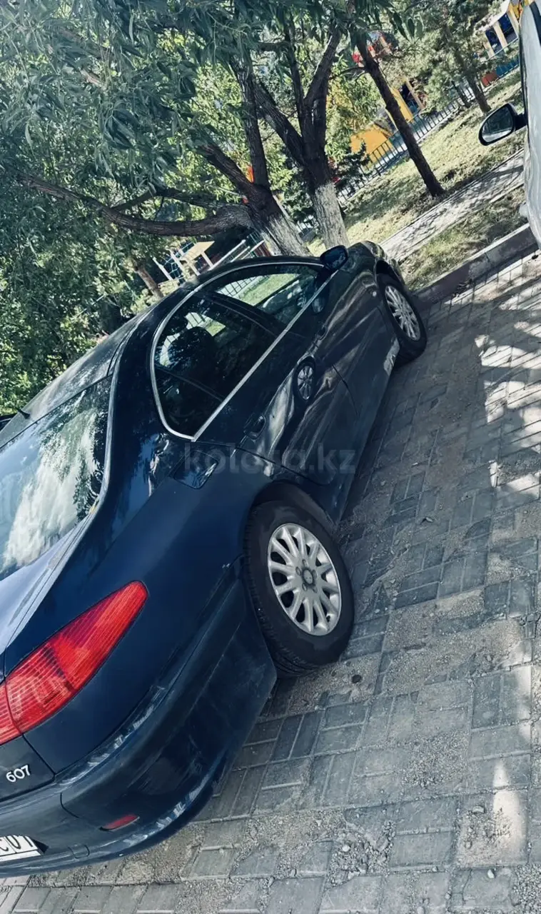 Peugeot 607, 2001