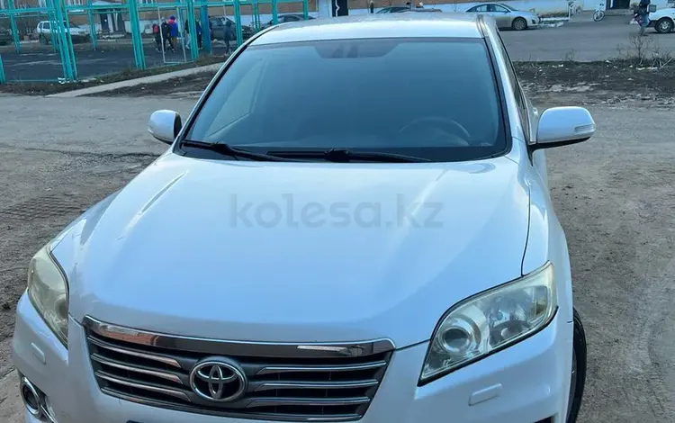 Toyota RAV4 2012 годаүшін8 500 000 тг. в Уральск