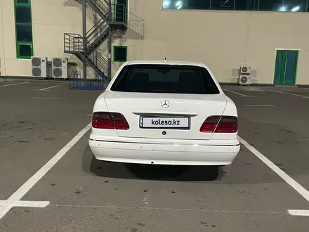 Mercedes-Benz E 280 2000 года за 6 500 000 тг. в Жезказган – фото 4