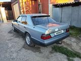 Mercedes-Benz E 220 1991 года за 1 200 000 тг. в Талдыкорган