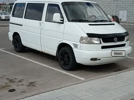 Volkswagen Caravelle 1997 годаүшін4 900 000 тг. в Павлодар