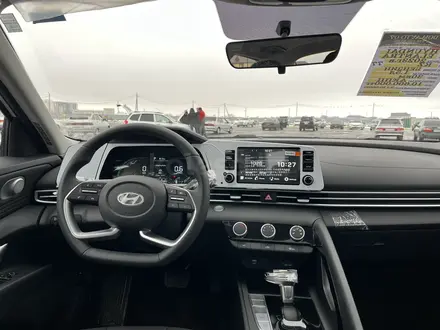 Hyundai Elantra 2022 года за 10 000 000 тг. в Уральск – фото 24