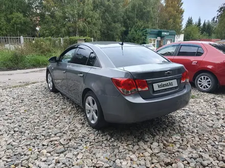 Chevrolet Cruze 2011 года за 3 900 000 тг. в Усть-Каменогорск – фото 2