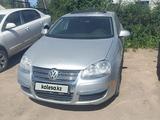 Volkswagen Jetta 2005 годаүшін2 500 000 тг. в Караганда