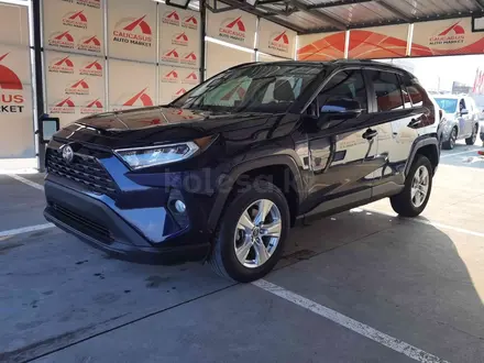 Toyota RAV4 2020 года за 9 400 000 тг. в Алматы – фото 2