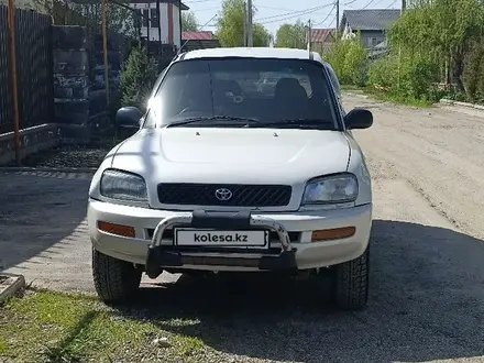 Toyota RAV4 1997 года за 3 200 000 тг. в Алматы – фото 2