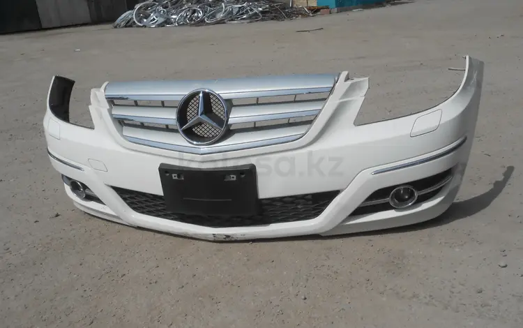 Бампер передний W245 в сборе с туманками решеткой рестайлинг за 250 000 тг. в Алматы