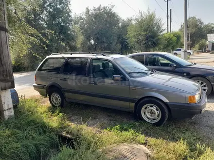 Volkswagen Passat 1993 года за 1 350 000 тг. в Актобе – фото 2