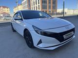 Hyundai Elantra 2022 года за 7 800 000 тг. в Атырау – фото 2