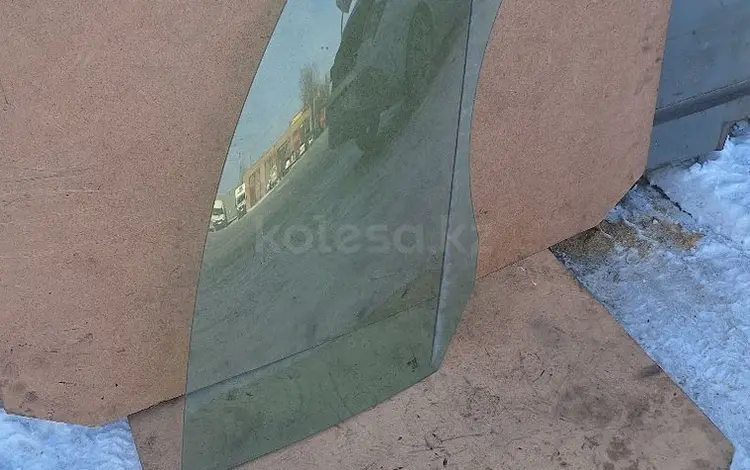 Стекло переднее правое Пассат Б7 за 12 000 тг. в Костанай