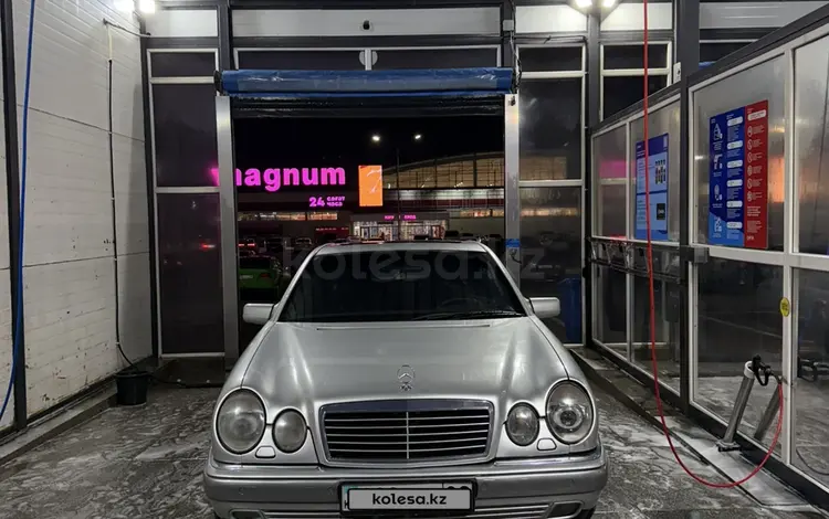 Mercedes-Benz E 320 1997 года за 3 100 000 тг. в Алматы