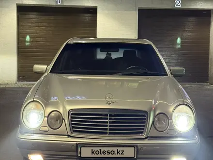 Mercedes-Benz E 320 1997 года за 3 100 000 тг. в Алматы – фото 7