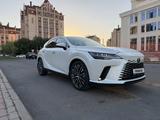 Lexus RX 350 2023 года за 30 200 000 тг. в Астана – фото 2