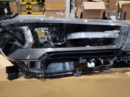 Фара передний Toyota Hilux 2020-2025 NEW ORIGINAL за 10 000 тг. в Алматы – фото 7