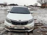 Kia Rio 2016 года за 2 800 000 тг. в Актобе – фото 2