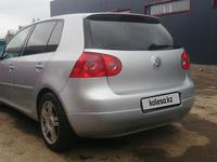 Volkswagen Golf 2004 года за 3 600 000 тг. в Астана