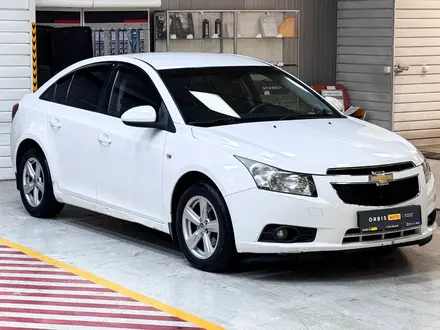 Chevrolet Cruze 2010 года за 2 990 000 тг. в Алматы – фото 3