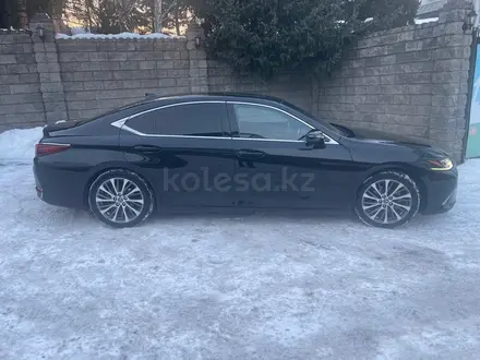 Lexus ES 250 2018 года за 19 500 000 тг. в Алматы – фото 3