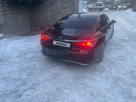 Lexus ES 250 2018 года за 19 500 000 тг. в Алматы – фото 4
