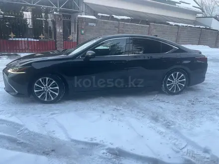 Lexus ES 250 2018 года за 19 500 000 тг. в Алматы – фото 6