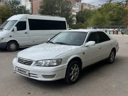 Toyota Camry 2000 года за 3 200 000 тг. в Караганда