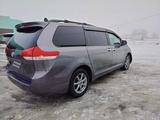 Toyota Sienna 2014 года за 9 000 000 тг. в Уральск – фото 2