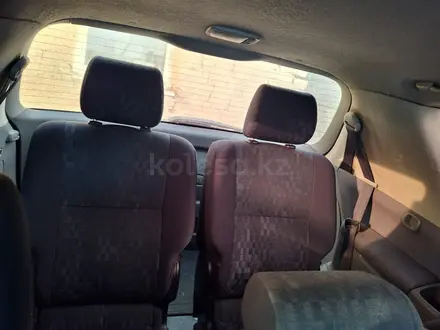 Toyota Avensis Verso 2003 года за 4 000 000 тг. в Шымкент – фото 7