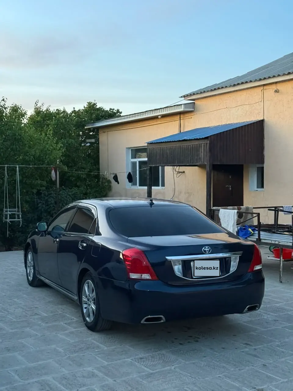 Toyota Crown Majesta, 2010