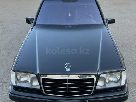 Mercedes-Benz E 280 1993 года за 10 000 000 тг. в Астана