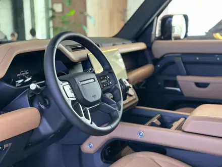 Land Rover Defender X-Dynamic SE 2026 года за 81 978 000 тг. в Астана – фото 7