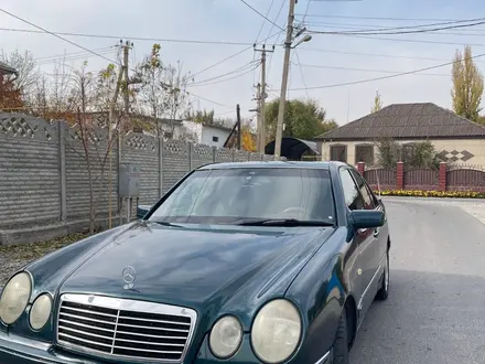 Mercedes-Benz E 280 1997 года за 2 600 000 тг. в Тараз – фото 2