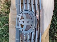 Оригинальная решетка радиатора Toyota Camry 2011-2014үшін90 000 тг. в Алматы