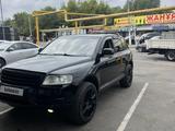 Volkswagen Touareg 2004 годаүшін4 500 000 тг. в Алматы