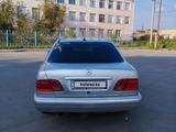 Mercedes-Benz E 230 1998 годаfor2 200 000 тг. в Атырау – фото 4