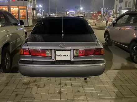 Toyota Camry 2000 года за 3 000 000 тг. в Алматы – фото 4