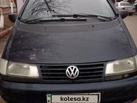 Volkswagen Sharan 1997 годаfor1 700 000 тг. в Кызылорда