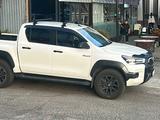 Toyota Hilux 2020 года за 18 000 000 тг. в Шымкент