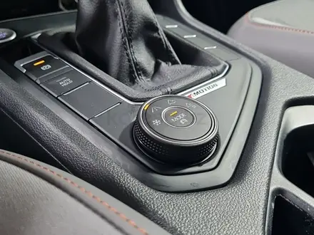 Volkswagen Taos 2022 года за 9 390 000 тг. в Алматы – фото 17